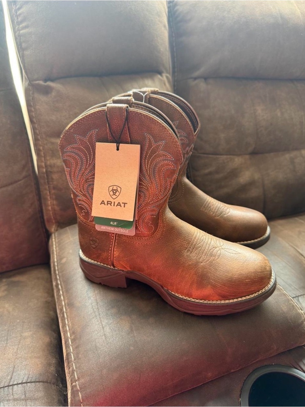 Women's Ariat Cowboy Boots size 8.5